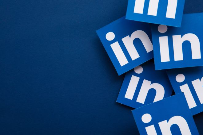 Use techniques and tools to easily screen global LinkedIn users for effective marketing.